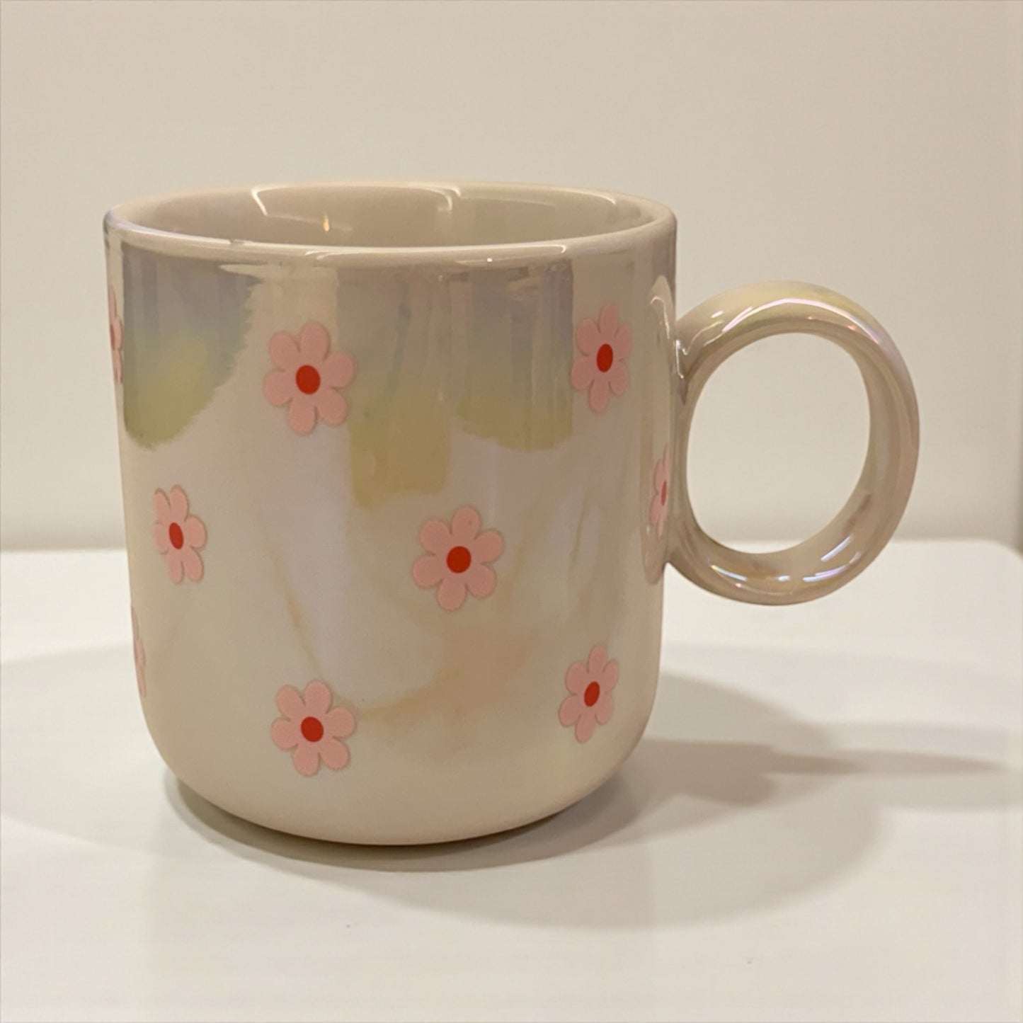 Tasse weiß holographisch Gänseblümchen